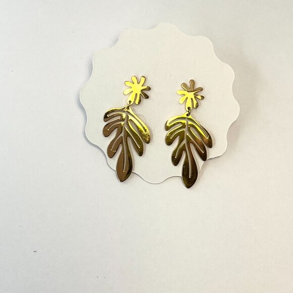 Gold Leaf Dangle Earrings Tropical Vacation Office Modern NWT - Picture 6 of 6